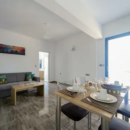 Riva Del Mare Apartment *